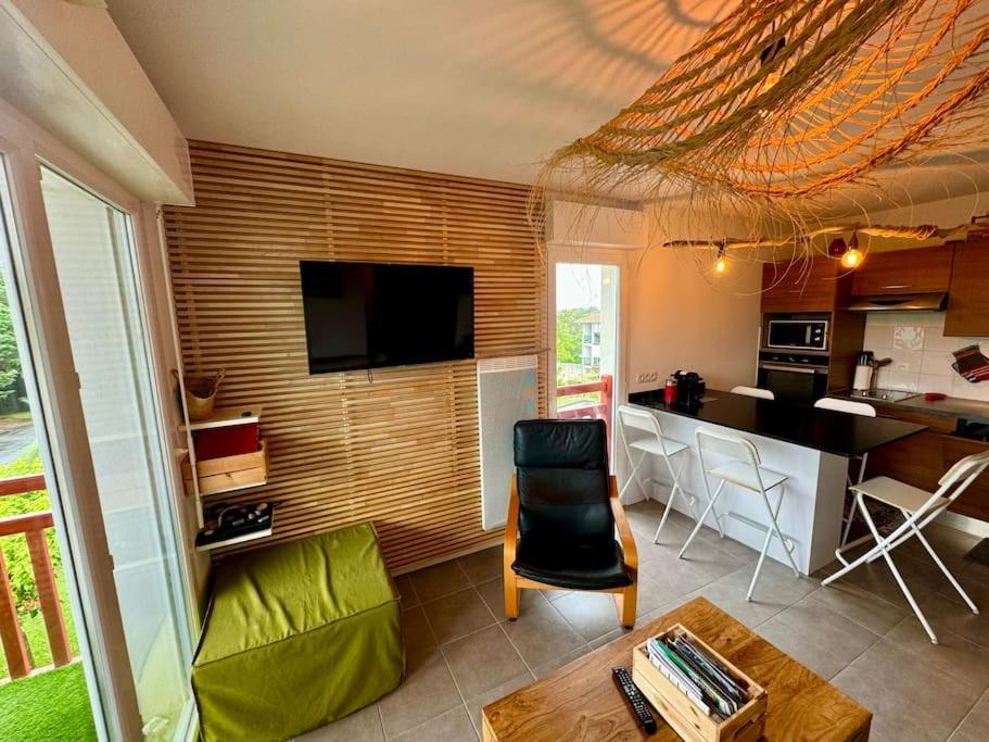 סן-ז'אן-דה-לוז Grand Appartement - Piscine - Plage- Terrasse מראה חיצוני תמונה